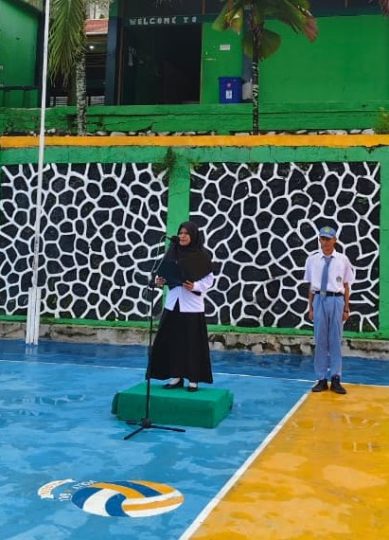 Read more about the article Pimpin Upacara Terakhir Semester Genap, Kepala MAN Fakfak Berikan Apresiasi Prestasi Siswa hingga Tegaskan Kedisiplinan
