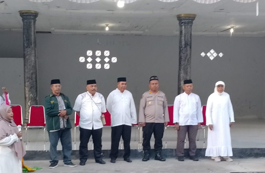 Meriahkan Tahun Baru Islam 1448 H, Keluarga Besar MAN Fakfak Ikuti Jalan Santai