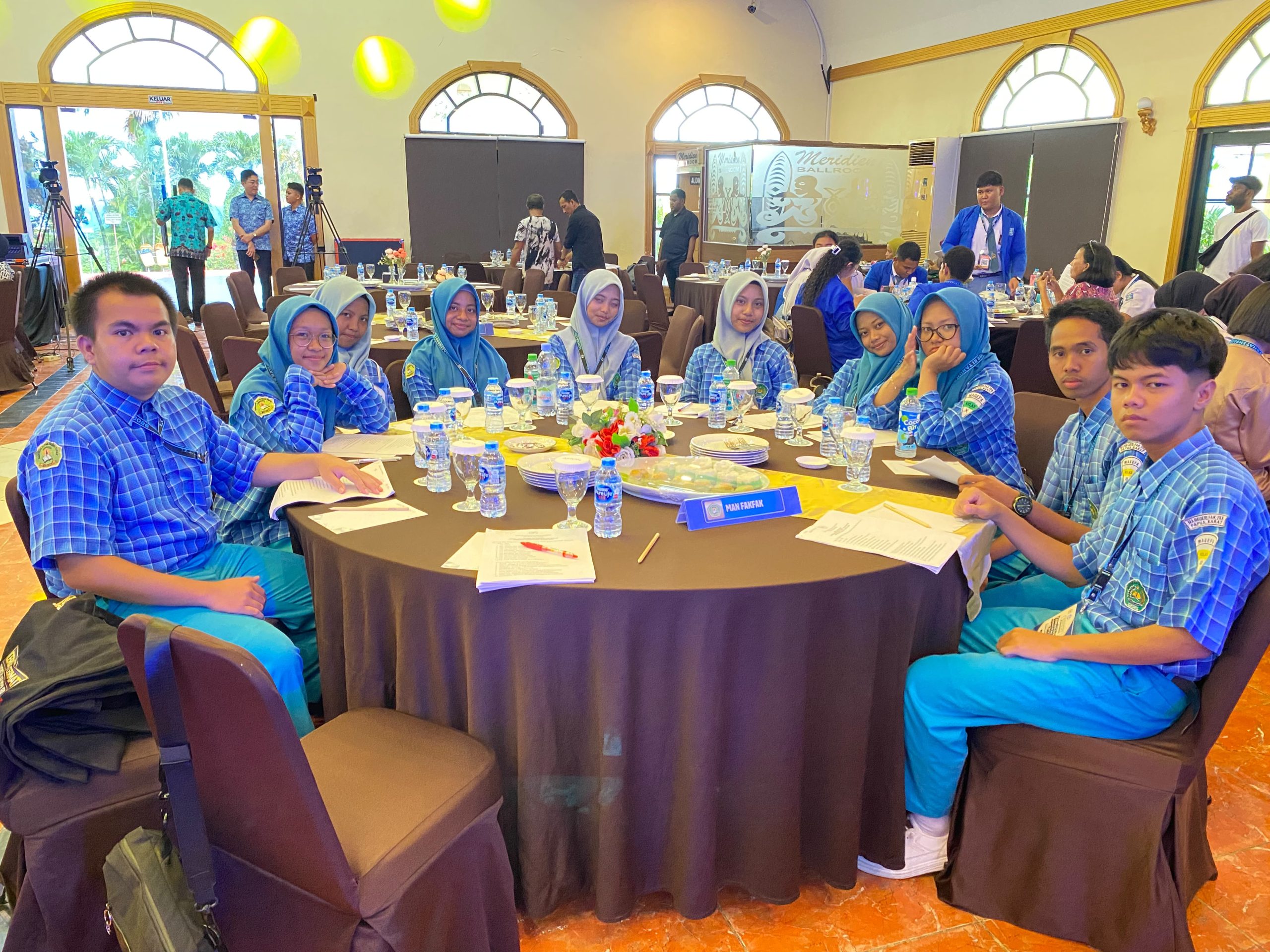 Read more about the article Siap Harumkan Nama Daerah, Tim LCC Empat Pilar MPR RI MAN Fakfak Matangkan Persiapan Jelang Lomba di Provinsi