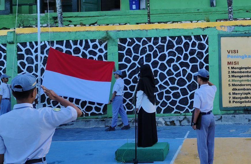 Khidmat dan Penuh Pesan Kedisiplinan, MAN Fakfak Gelar Upacara Bendera Senin 3 Agustus 2026