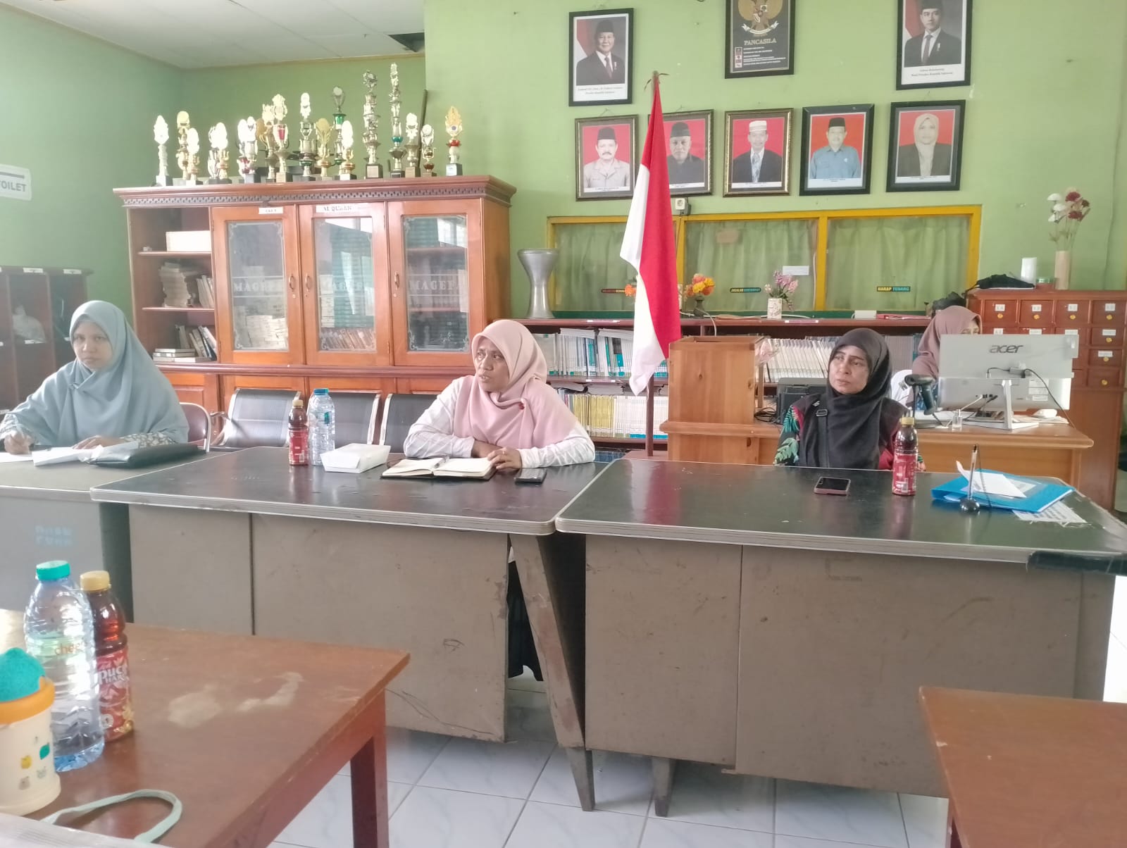 Read more about the article MAN Fakfak Gelar Rapat Evaluasi Bulanan Wali Kelas: Upaya Kolektif Mengawal Perkembangan dan Karakter Siswa